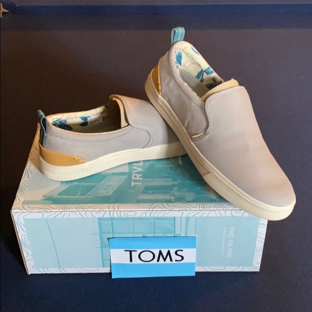 Toms canvas soliton shoes!